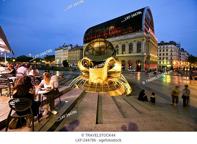 Opera of Lyon redesigned by architect Jean Nouvel 1985 til 1993, Street cafe, fountain, Lyon, Rhone Alps, France
