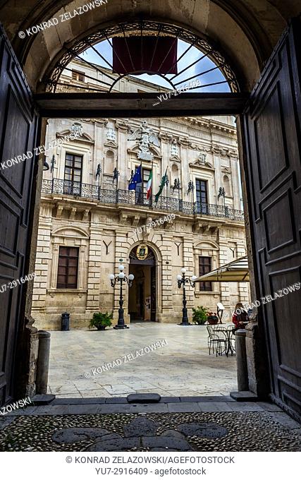 Vermexio Palace, current Town Hall (Palazzo del Vermexio) at Cathedral Square (Piazza del Duomo) on Ortygia island, Syracuse city, Sicily, Italy