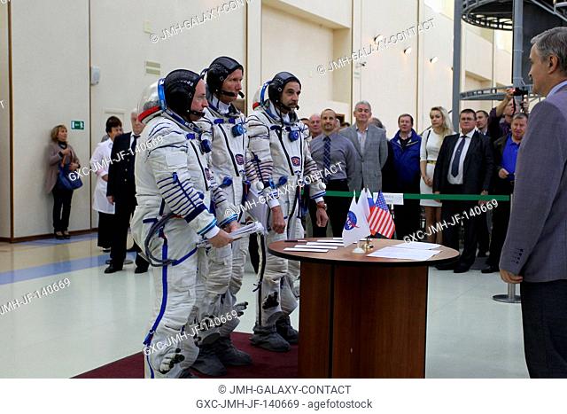 At the Gagarin Cosmonaut Training Center in Star City, Russia, Expedition 4142 backup crew members Scott Kelly of NASA (left)
