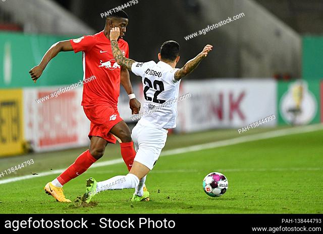 left to right Nordi Mukiele (L), Iago (Augsburg), action, duels. Soccer DFB Pokal, 2nd main round FC Augsburg-RB Leipzig on December 22nd, 2020