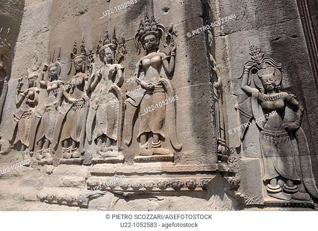 Angkor (Cambodia): apsaras relief at the Angkor Wat