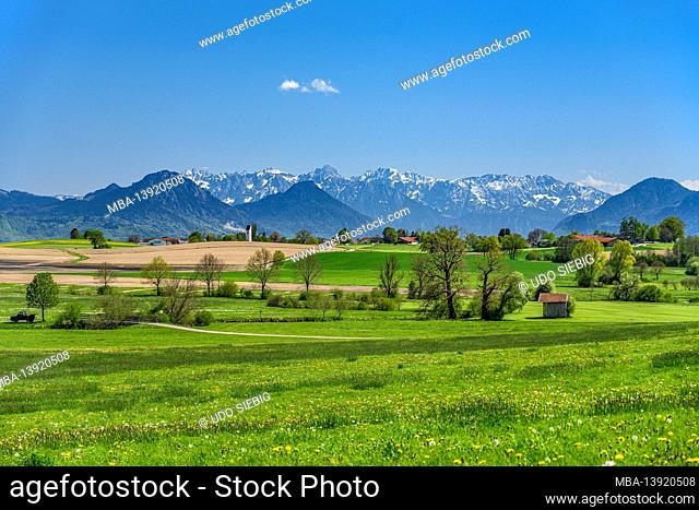 Germany, Bavaria, Upper Bavaria, Rosenheim district, Tuntenhausen, Fischbach district, view over the Glonn valley to Ellmosen towards Heuberg