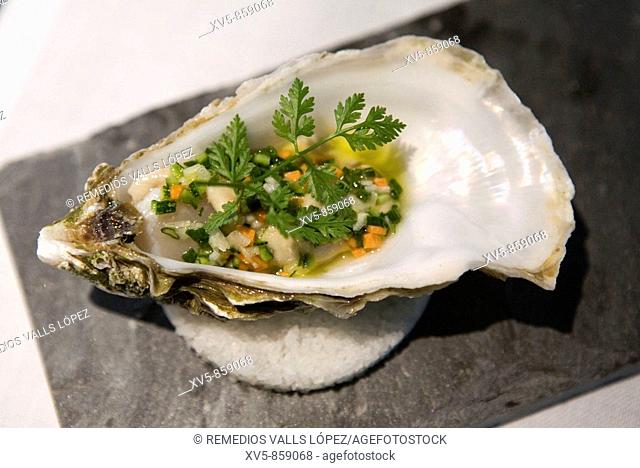 Spain. Valencia. City of the Arts and the Sciences. L'Oceanografic. Restaurant. Oyster