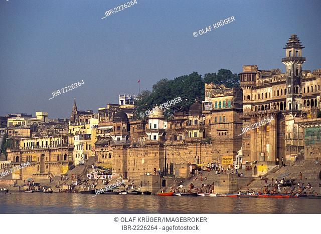 Ghats, holy stairs leading down to the Ganges River, cityscape, Kashi, Varanasi or Benares, Uttar Pradesh, India, Asia