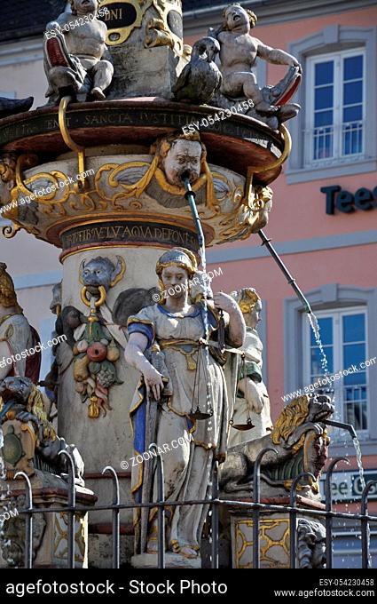 Petrusbrunnen, Trier, marktbrunnen, brunnen, hauptmarkt, figur, detail, rheinland-pfalz, mosel