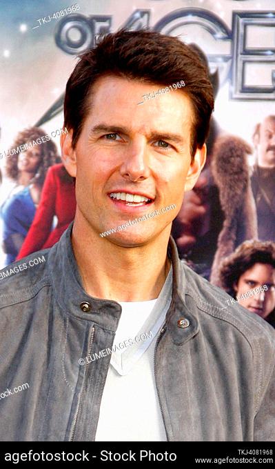 HOLLYWOOD, CA - JUNE 08, 2012: Tom Cruise en el estreno de Los Ángeles de 'Rock of Ages' celebrado en el Teatro Chino de Grauman en Hollywood