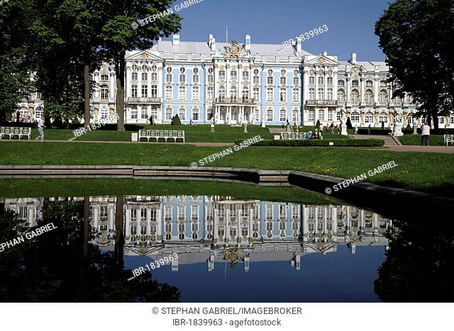 Reflection in the water, Catherine Palace, Tsarskoye Selo, UNESCO World Heritage Site, St. Petersburg, Russia