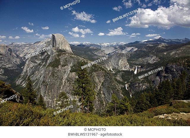 HALF DOME and the YOSEMITE VALLEY as seen from GLACIER POINT, USA, California, Yosemite National Park