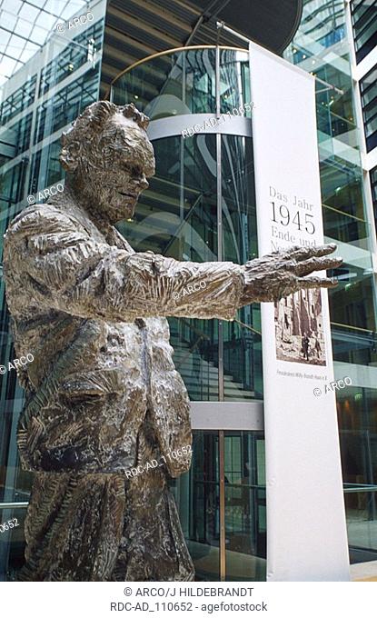Willy Brandt sculpture by R Fetting Willy Brandt House SPD head office Berlin-Kreuzberg Germany architect Helge Bofinger