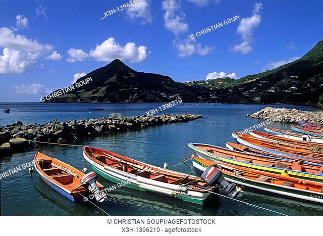 barques de peche, Les Anses-d'Arlet Ile de la Martinique Departement et Region d'Outremer francais Archipel des Antilles Caraibes//fishing rowing boats Les...