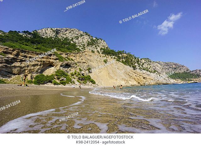 playa de Es Coll Baix, a los pies del Puig de Sa Talaia, Alcudia, islas baleares, Spain