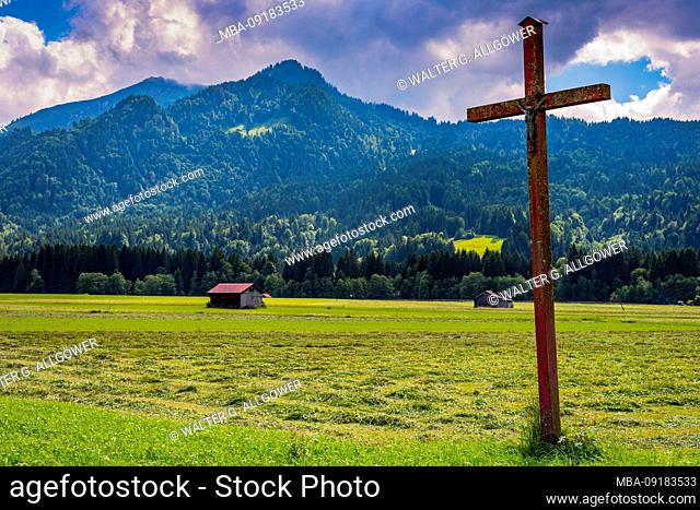 Field cross with Christ figure, Lorettowiesen near Oberstdorf, Allgäu Alps, Allgäu, Bavaria, Germany, Europe