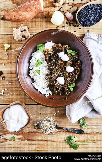 Indian lentil curry with rice (vegan)