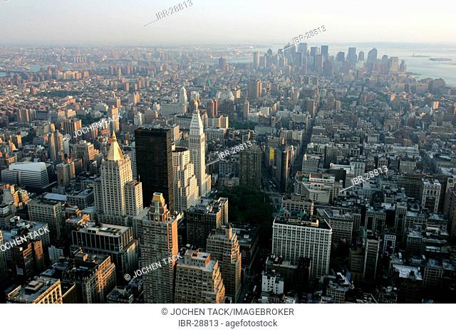 USA, United States of America, New York City: View of midtown Manhattan to downtown, from the Empire State Building
