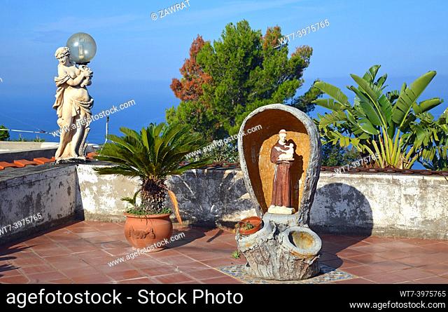 House tarrace, sculptures, St. Francis, Capri-Paradiso
