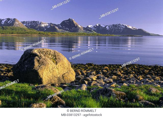 Norway, VesterÜlinseln, island  Hadseløya, Stokmarknes, LÜngøsund,  Landscape, meager,  Scandinavia, North Norway, Vesteralinseln, North country, coast