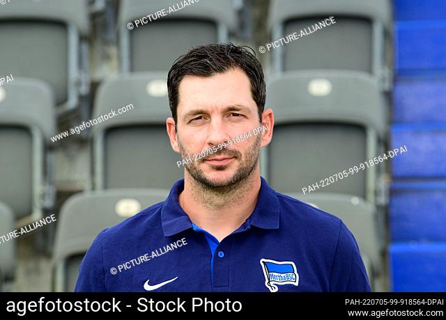 05 July 2022, Berlin: Hertha BSC players, coaches and support staff during the official photo session at the amateur stadium on the Olympic grounds