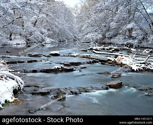 Europe, Germany, Hesse, Marburger Land, river section of the Lahn with rapids near Lahntal, winter atmosphere with snow and hoarfrost