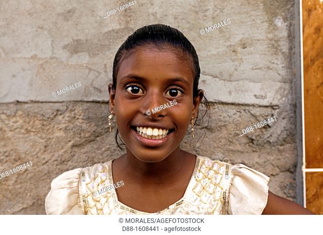Girl, Qalansiyah, Socotra island, listed as World Heritage by UNESCO, Hadhramaut governatorate, Yemen
