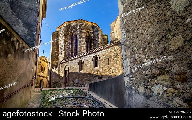 The parish church of Notre Dame de Pitié dates from the 13th century and was built in rural Gothic architecture. Puissalicon belongs to the type of Circulades -...