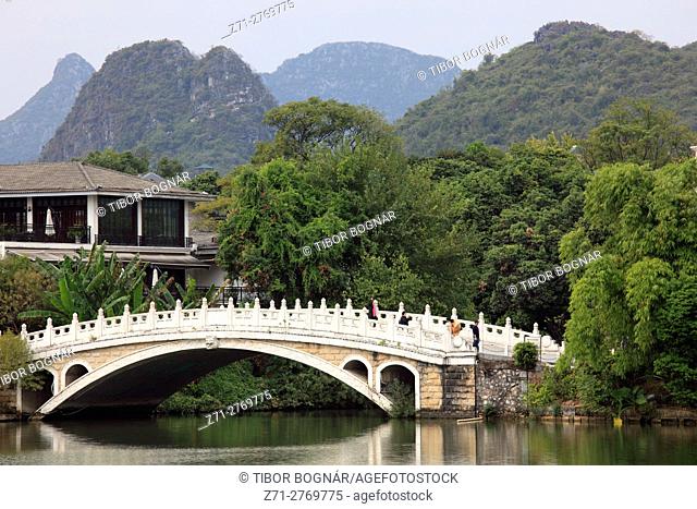 China, Guangxi, Guilin, Rong Lake, bridge,
