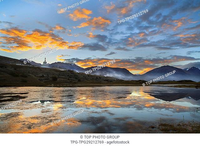 Mirror reflection of Lake ranwu and the mountain ;Basu;Tibet;China