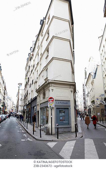 Left Bank, Latin Quarter - A fork in the road where Rue de Seine meets Rue de L'Echaude, Paris, France, Europe