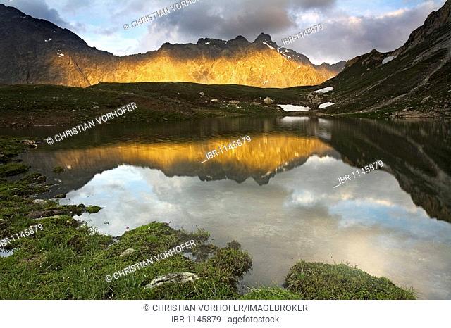 Sunrise over the Lasoerling Mountains, East Tyrol, Austria, Europe