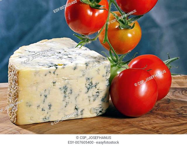 Blue cheese and tomatoes