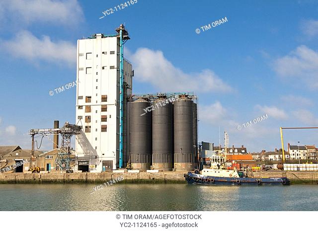 Silo's used for grain storage at the docks in Lowestoft , Suffolk , England , Great Britain , Uk