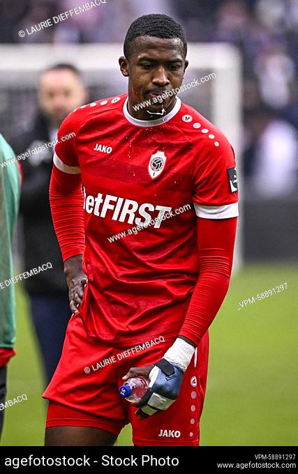 Antwerp's William Pacho Tenorio looks dejected after a soccer match between RSCA Anderlecht and Royal Antwerp FC, Sunday 29 January 2023 in Anderlecht, Brussels