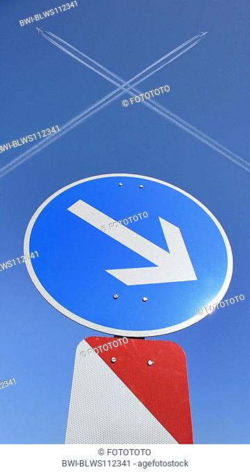 planes disregarding the traffic sign, narroyly passing each other, avoiding an air crash, Germany