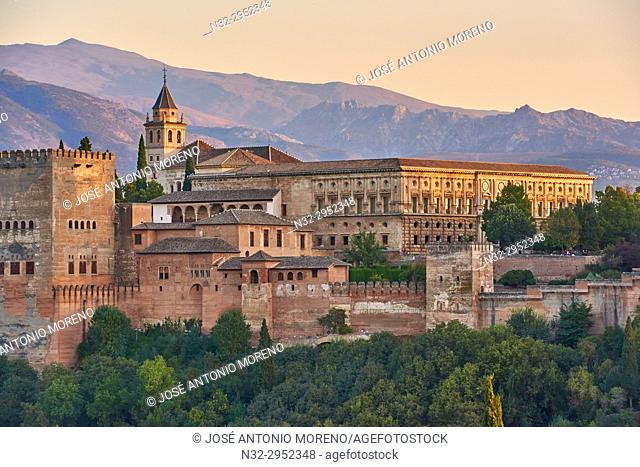 Alhambra, UNESCO World Heritage Site, Albaicin, Sierra Nevada and la Alhambra at Sunset, Granada, Andalusia, Spain