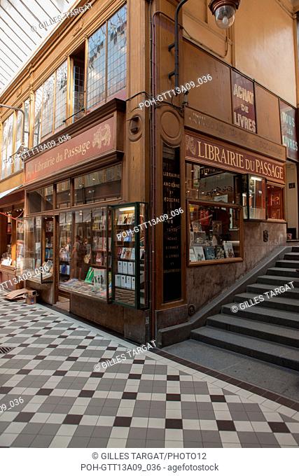 France, Region Ile de France, Paris 9e arrondissement, Passage Jouffroy, galerie des livres, librairie du passage Photo Gilles Targat