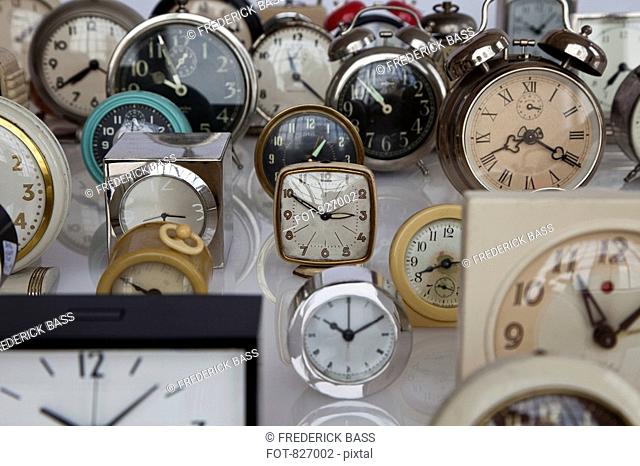 An array of clocks