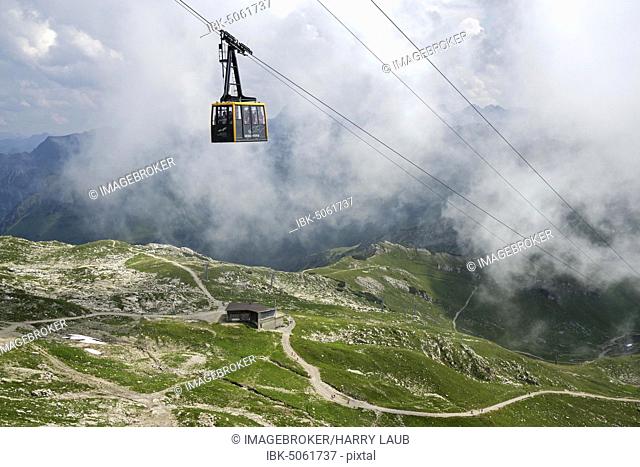 Cable car, gondola of the Nebelhorn Cable Car to the summit station, Oberstdorf, Oberallgäu, Allgäu, Bavaria, Germany, Europe