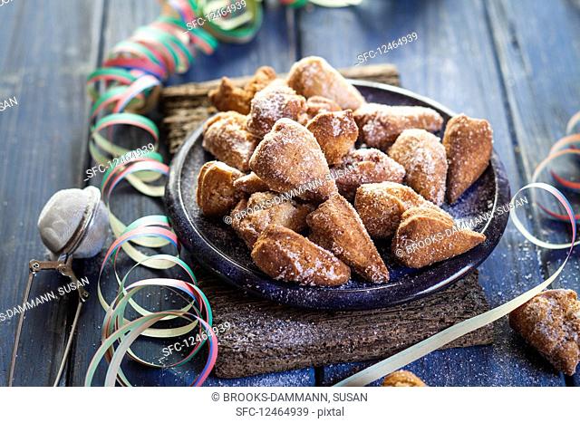 Deep-fried carnival pastries from the Rhineland