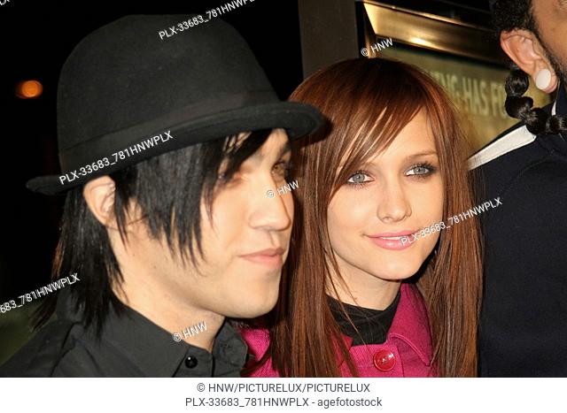 Pete Wentz, Ashlee Simpson 01/16/08 ""Cloverfield"" premiere @ Paramount Pictures Lot, Hollywood Photo by Ima Kuroda/HNW / PictureLux File Reference #...