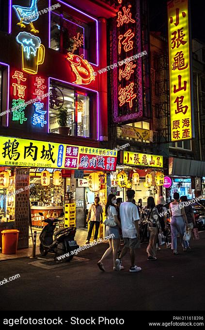 Street market in Taipei, Taiwan on 06/08/2022 by Wiktor Dabkowski. - Taipei/Taipei/China