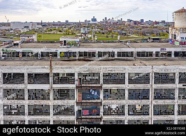 Detroit, Michigan - The exterior of the abandoned Fisher Body 21 auto plant. The factory opened in 1919, operated until 1984, and has been abandoned since 1993