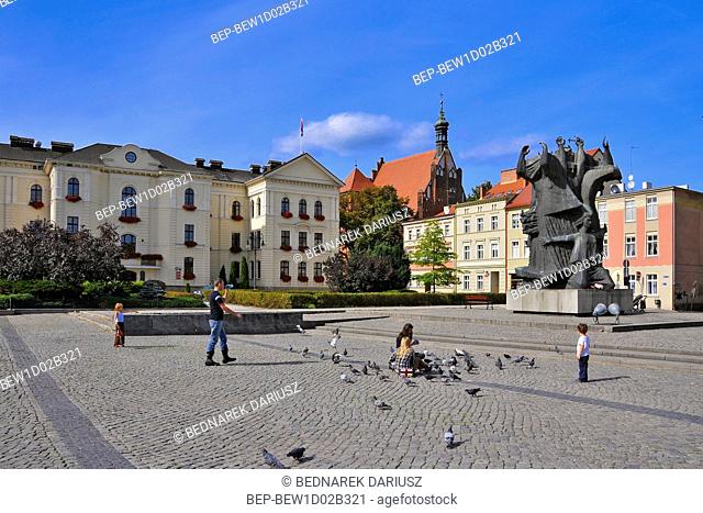 Monument of Fight and Martyrdom of the Bydgoszcz Land and tenement houses on the market square. Bydgoszcz, Kuyavian-Pomeranian Voivodeship, Poland