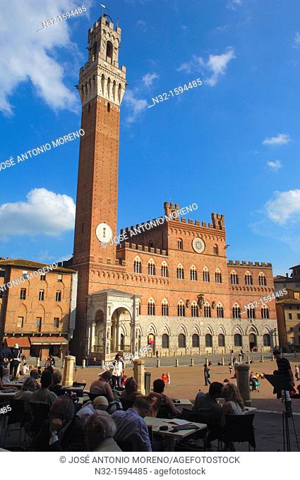 Piazza del Campo and Torre del Mangia, Siena, UNESCO World Heritage Site, Tuscany, Italy, Europe