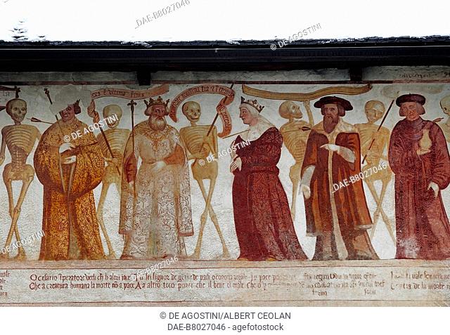 Danse Macabre (skeletons with nobles and religious men), fresco by Simone II Baschenis (ca 1495-1555) outside the church of Saint Vigilius, Pinzolo, Val Rendena