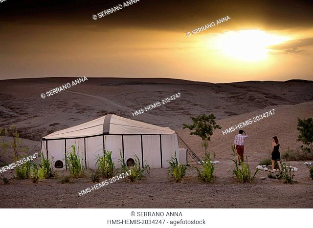 Marocco, Haut Atlas, Marrakesh, Terre des Etoiles lodgement Camp in the desert 20 km out of town