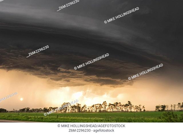 Sun shines under long-lived supercell moving across northeast Nebraska May 28, 2004, almost following highway 12 from Niobrara down to Sioux City perfectly