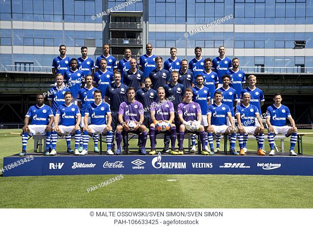 FC Schalke 04 presents his team, top row from left to right: Back row (left to right): Nabil BENTALEB, Suat SERDAR, Franco DI SANTO, Omar MASCARELL, NALDO