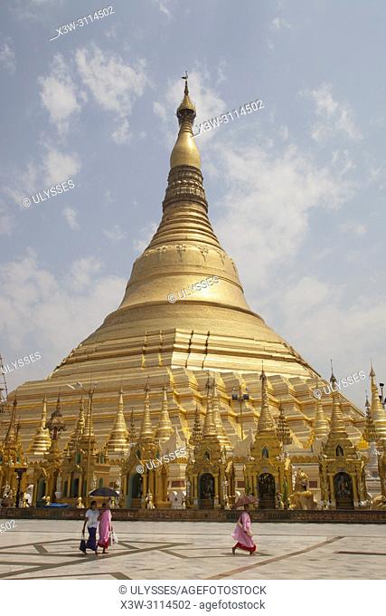 The golden dome, Shwedagon pagoda, Yangon, Myanmar, Asia