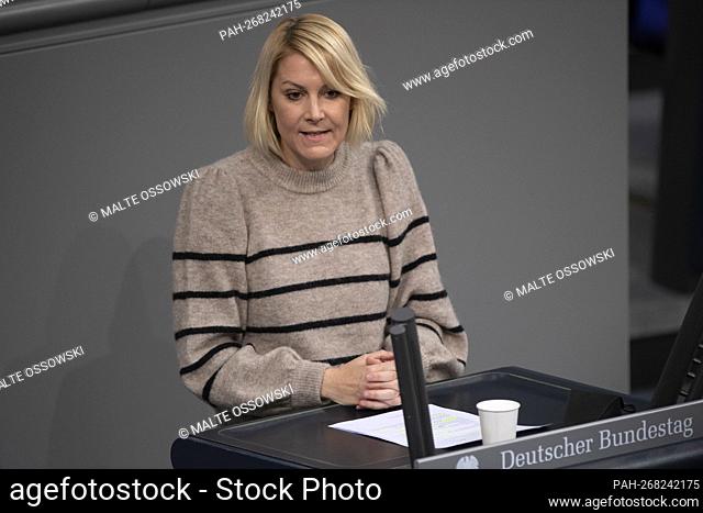Nicole GOHLKE, left parliamentary group, speaking at the 6th plenary session of the German Bundestag, German Bundestag in Berlin, Germany on December 09, 2021