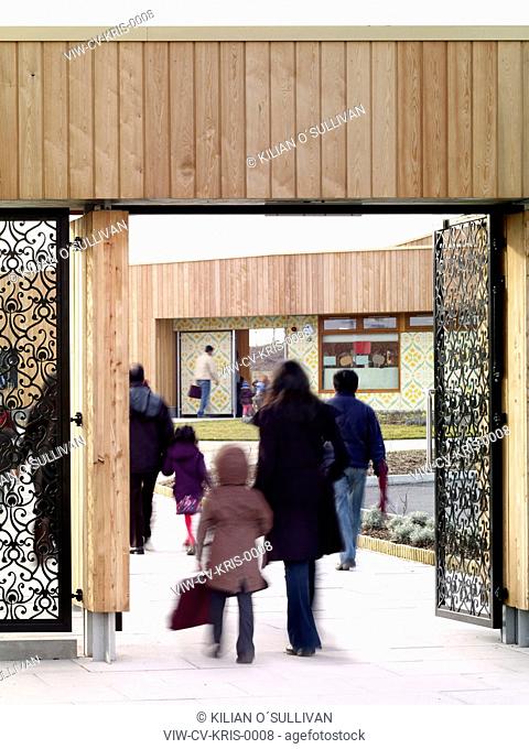 infants and parents arriving at school, EDGWARE, PRIMARY SCHOOL, Architect2009