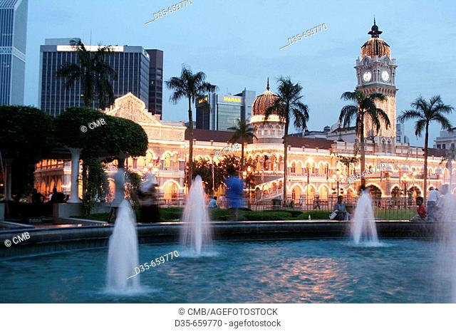 Three fountains and Sultan Abdul Samad Building, Jalan Raja, Kuala Lumpur, Selangor, Malaysia, Asia
